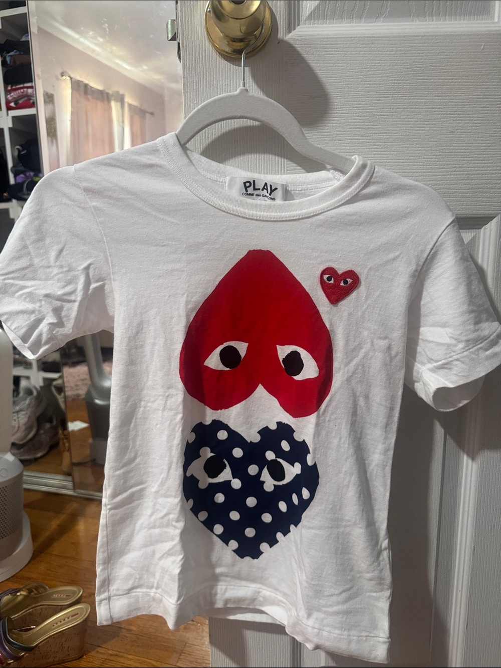 COMME des GARCONS PLAY women’s Graphic Heart Tee with Red & Navy Hearts